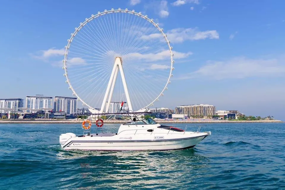 Spacious 4 Bedroom Apartment In Jbr, 5-Min Walk To The Beach, Marina Views Dubai