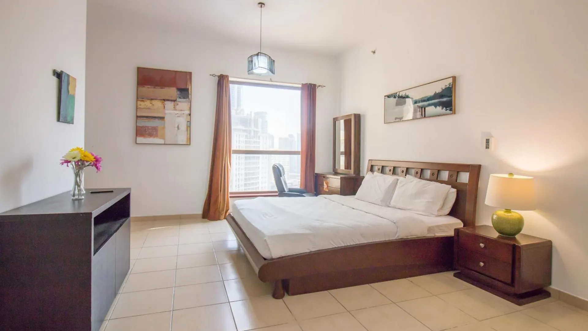 Spacious 4 Bedroom Apartment In Jbr, 5-Min Walk To The Beach, Marina Views Dubai