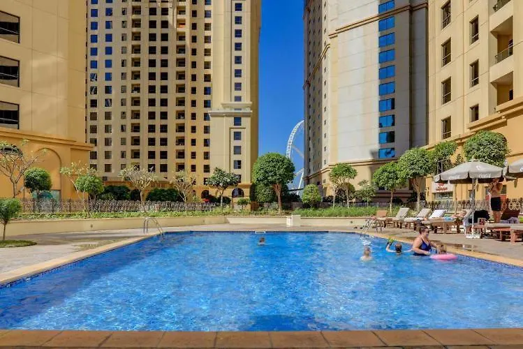 Spacious 4 Bedroom Apartment In Jbr, 5-Min Walk To The Beach, Marina Views Dubai