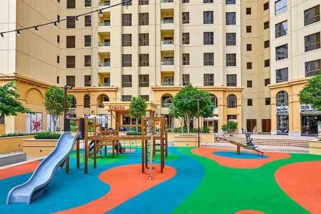 Spacious 4 Bedroom Apartment In Jbr, 5-Min Walk To The Beach, Marina Views Dubai